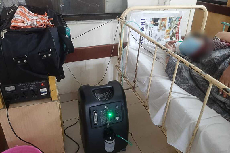 An oxygen concentrator in use at Saroj Gupta Cancer Centre & Research Institute, Kolkata, West Bengal, May 15, 2021.